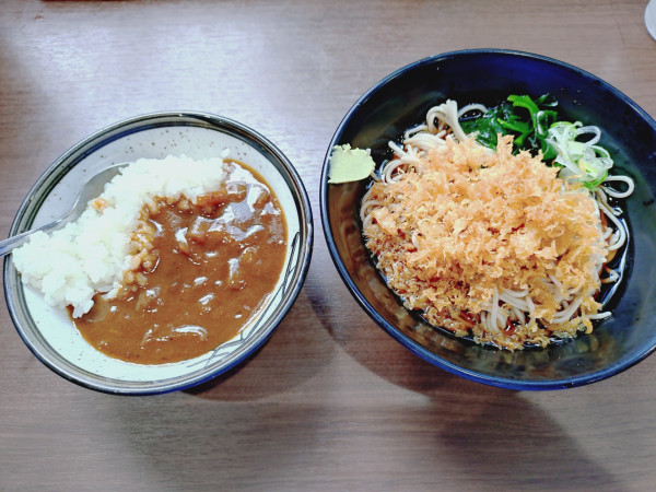 「カレーセット（ぶっかけ選択）　８５０円　※」@峠そばの写真