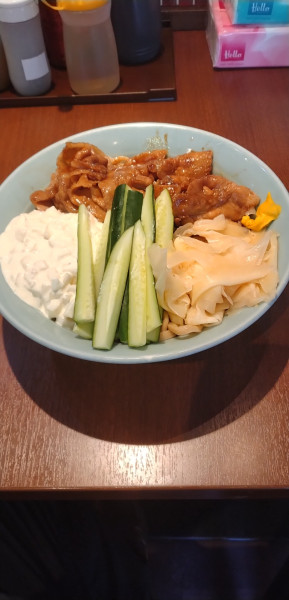 「すごい冷やし中華(300g)」@立川マシマシ 8号店の写真