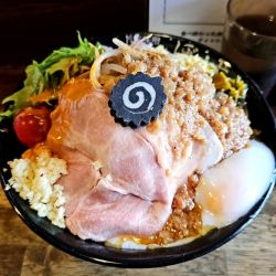 冷やし味噌まぜそば（大）ミソアブラとニンニク追加