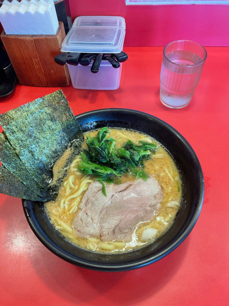 「ラーメン(並)半麺」@濃厚家 秦野店の写真