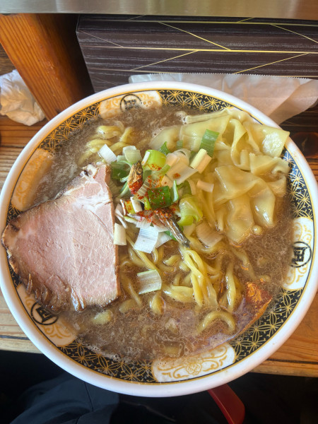 「すごい煮干しラーメン」@すごい煮干ラーメン凪 新宿ゴールデン街店 本館の写真