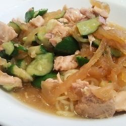 冷やし中華 900円