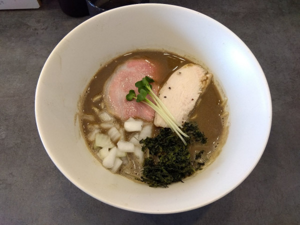 「濃厚飲む煮干しラーメン」@攻ニボの写真