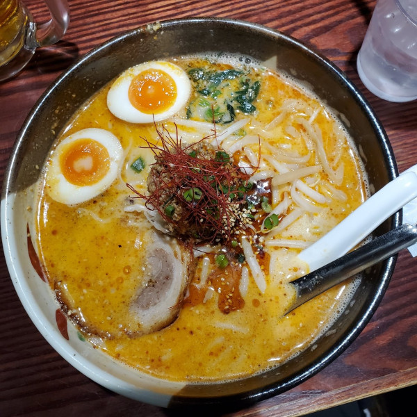 「辛味噌ラーメン」@俺流塩らーめん 神宮前店の写真