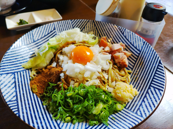 「黒どろまぜそば 950円」@麺や 虎徹の写真