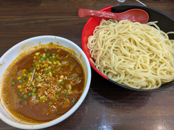 「黒胡麻担々つけ麺(麺500g、冷たい麺)」@ラッキー食堂まとや 千曲店の写真