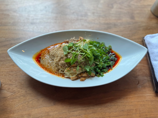 「汁なし担々麺 1100円」@初音の写真