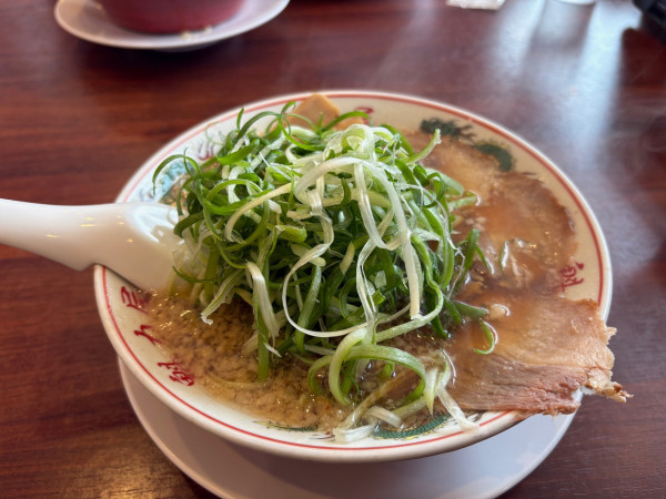 「京都背脂醤油九条ねぎラーメン」@ラーメン魁力屋 岸和田荒木町店の写真