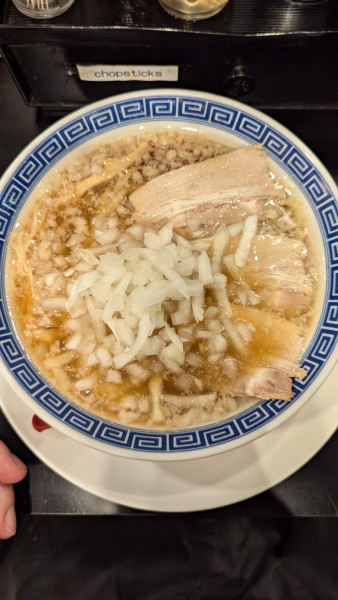 「背脂中華そば」@新潟発祥 なおじ 西新宿店の写真