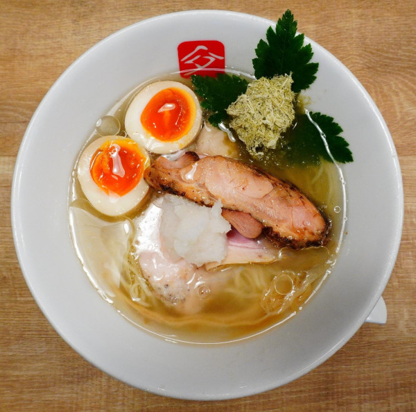 「【限定】TAKANOの冷やしそば 塩+味玉」@KITCHEN TAKANOの写真