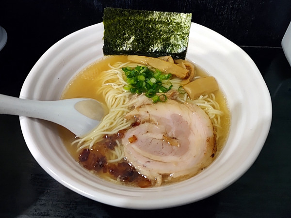 「塩らーめん」@らーめん 麺の月の写真