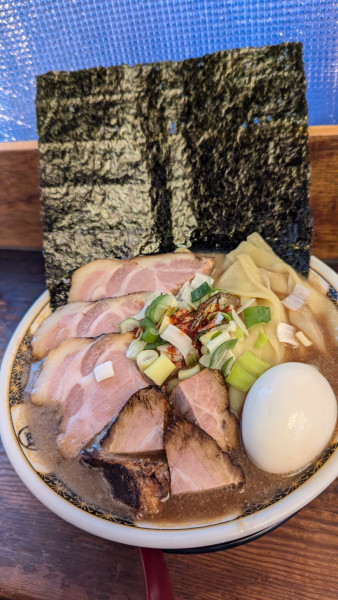 「特製すごい煮干しラーメン並」@すごい煮干ラーメン凪 新宿ゴールデン街店 本館の写真