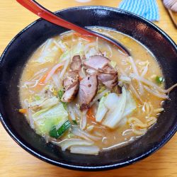 旨辛味噌ラーメン　1050円