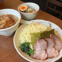 ワンタンつけめん 麺大盛