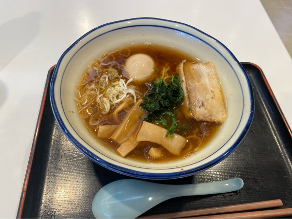 「味玉醤油らーめん950円」@駿州醤油らーめん 一滴家の写真