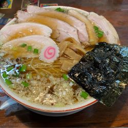 にんにく鶏がら中華そば(980円)+チャーシュー増し(200円)