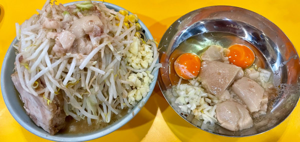 「プチニンニクアブラ＋アブラ過多ブラ」@ラーメン二郎 八王子野猿街道店2の写真