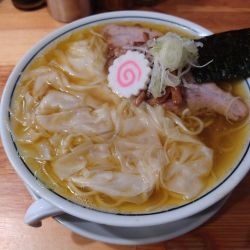 ワンタン麺