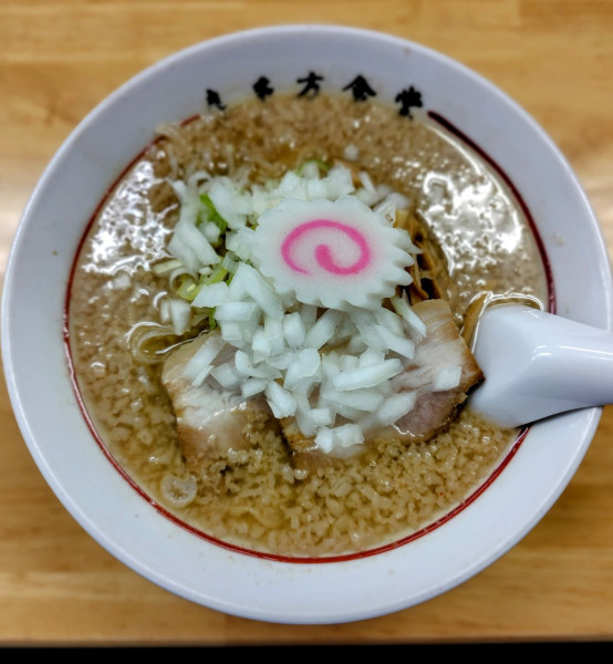 「蔵出し味噌ラーメン(背脂・玉ネギ入り 900円)」@喜多方食堂 磯崎の写真