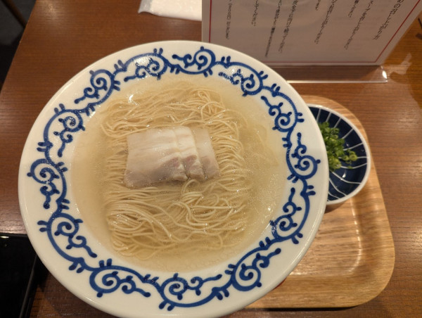 「豚そば800円」@豚そば 月や ラーメン滑走路店の写真