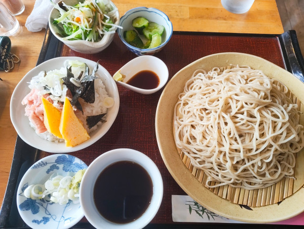 「ねぎとろ丼とそば」@蕎麦一の写真