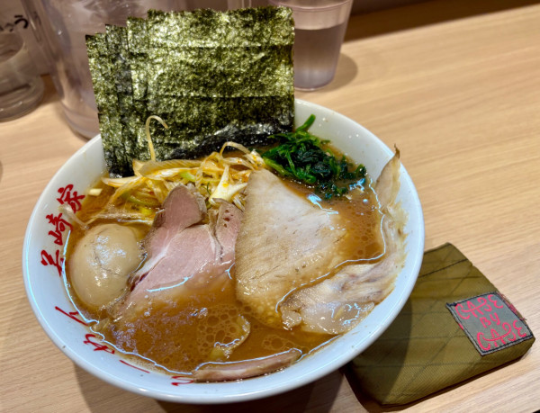 「特製ラーメン＋今日の野菜」@横浜ラーメン 若崎家の写真