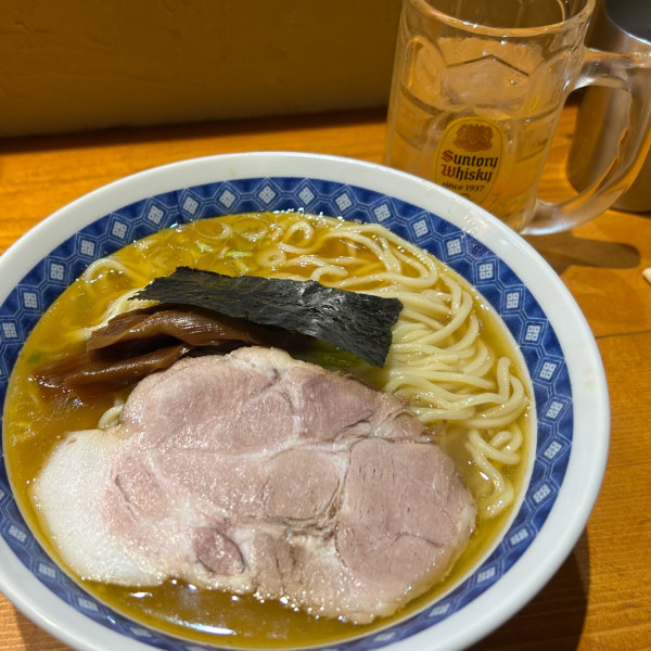 「塩ラーメン＋ハイボール」@中華そばの店 りょうがの写真