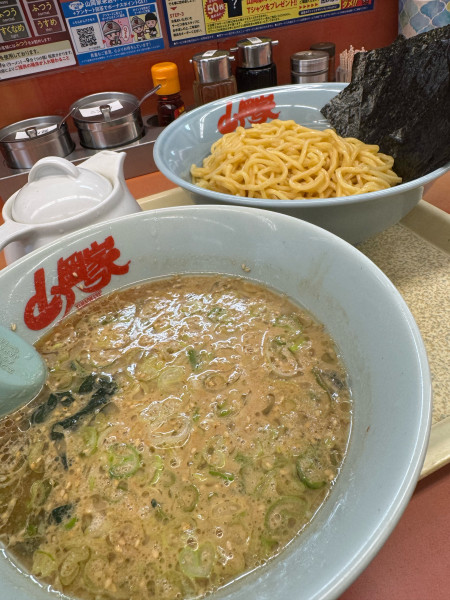 「醤油つけ麺」@ラーメン山岡家 さいたま宮前店の写真