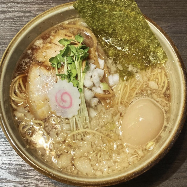 「背脂中華そば」@中華そば かみなり雲呑の写真