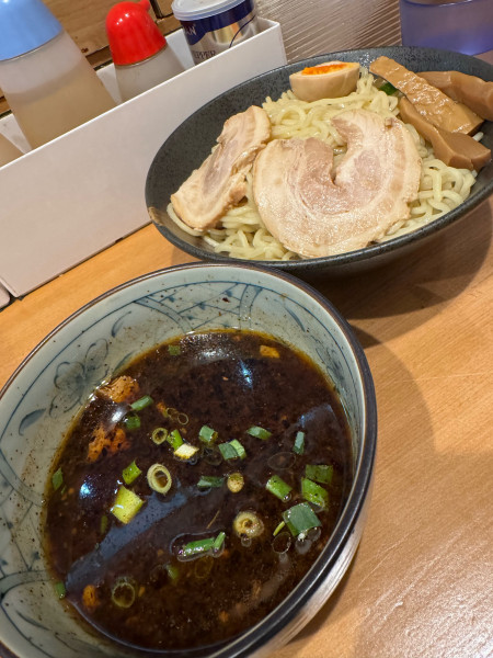 「醤油つけめん」@焦がしネギらーめん 葱次郎 大宮東口店の写真