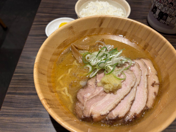 「味噌ラーメン ライス+チャーシュー」@らーめん 福籠の写真