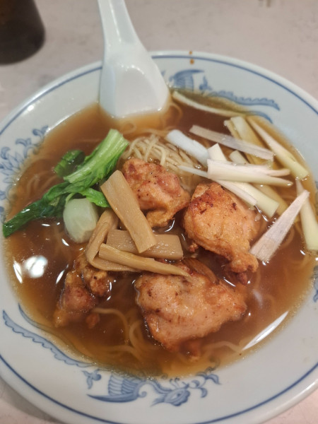「唐揚げ入りラーメン８５０円」@鳳華飯店 笹下本店の写真