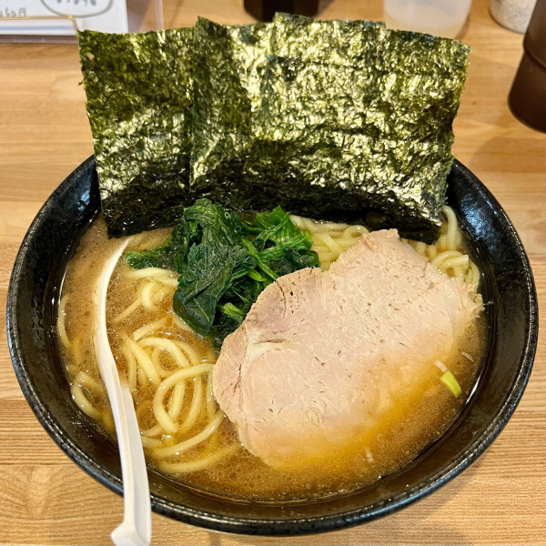 「ラーメン〝中盛〟」@家系らーめん やなぎやの写真