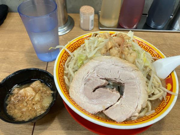 「ラーメン　野菜マシ油マシ　350g　950円」@えどもんど 新橋の写真