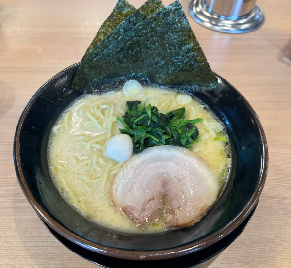 「塩ラーメン(910¥)」@横濱家系ラーメン たくみ家 下妻店の写真