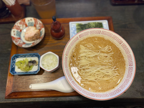 「炭火焼き濃厚中華そば 鯖(さば) 1000円(税込1100円」@炭火焼き濃厚中華そば 倫道の写真