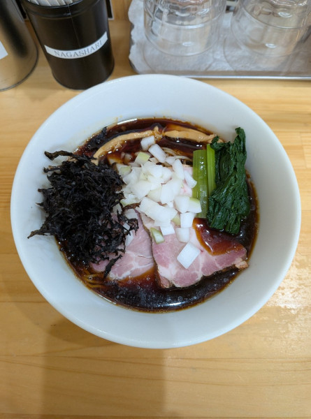 「鶏煮干し黒冷そば」@NAGASHARIの写真