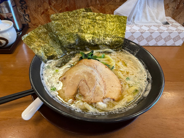 「豚骨塩」@横浜家系ラーメン 旭家の写真