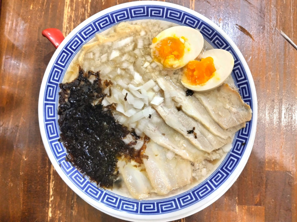 「特製背脂中華 1250円」@新潟発祥 なおじ 御茶ノ水店の写真