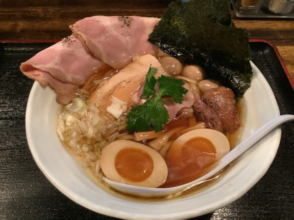 「特製醤油らぁ麺　1350円」@<真>卓朗商店の写真