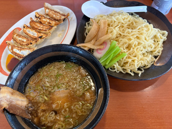「【期間限定】魚介豚骨つけ麺餃子セット990円」@幸楽苑 水戸石川店の写真