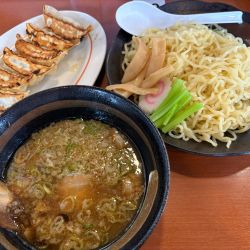 【期間限定】魚介豚骨つけ麺餃子セット990円