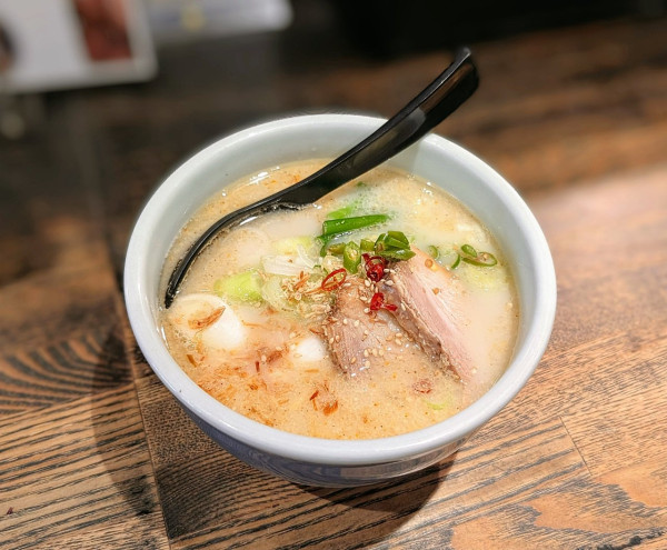 「青唐仕立ての豚骨しお」@らーめん 山頭火 原宿店の写真