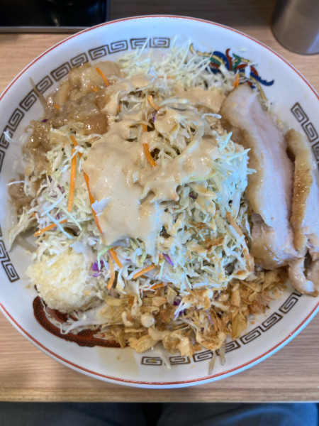 「小冷やし中華　ガリマヨにんにく野菜アブラカラメ」@豚山 荻窪店の写真