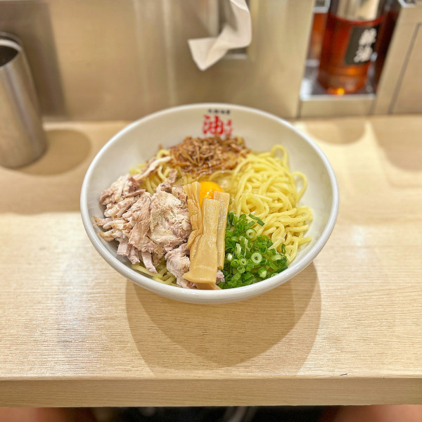 「脂そば＋B（肉増し・フライドオニオン・全卵）」@元祖油堂 東京ラーメン横丁店の写真