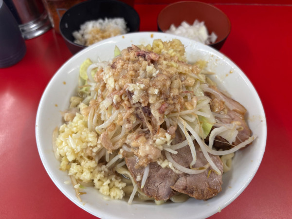 「汁なし小+おろしぽん酢+新玉ねぎ」@ラーメン二郎 大宮公園駅前店の写真