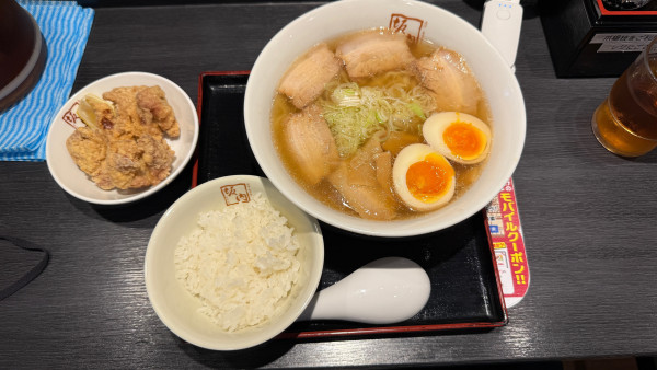 「味玉喜多方ラーメン@980」@喜多方ラーメン坂内 博多駅前店の写真