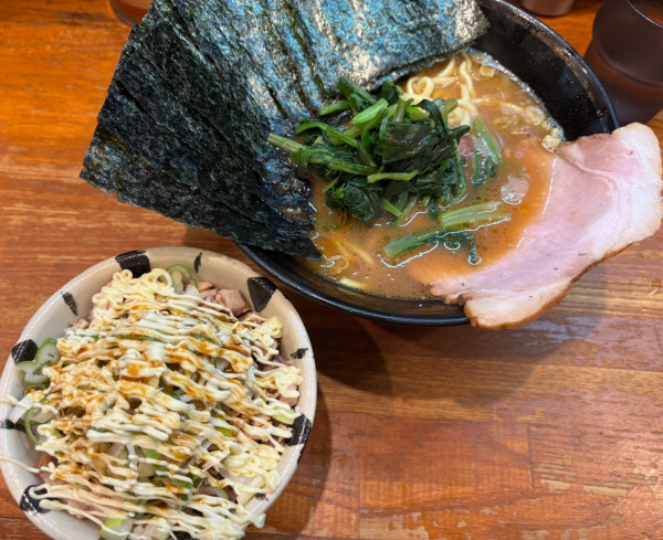 「ラーメン+海苔+釜焼きチャーシュー丼」@末廣家の写真