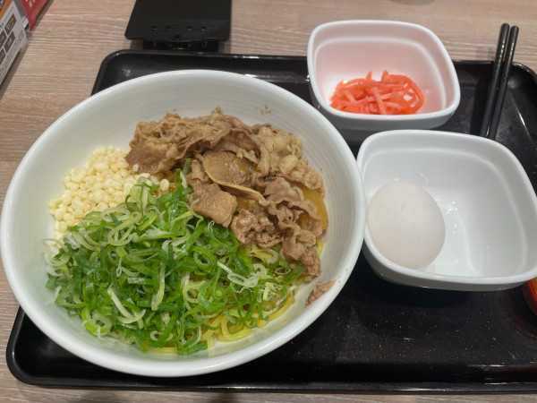 「牛玉スタミナまぜそば」@吉野家 志木南口店の写真