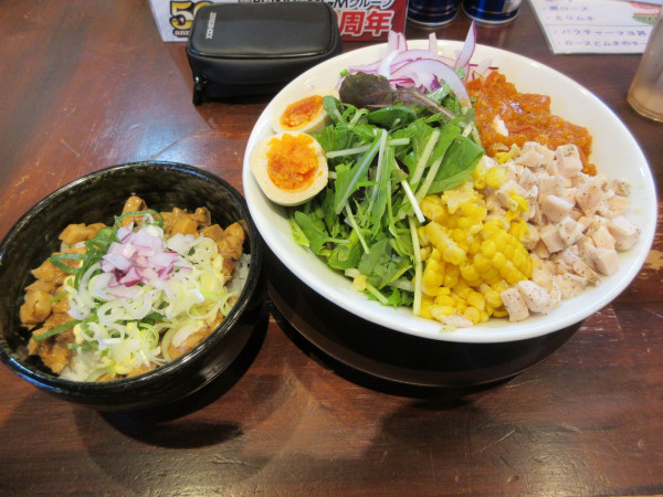 「限定トマトのまぜそば(1200円)+チャーマヨ丼400円」@麺屋 京介の写真